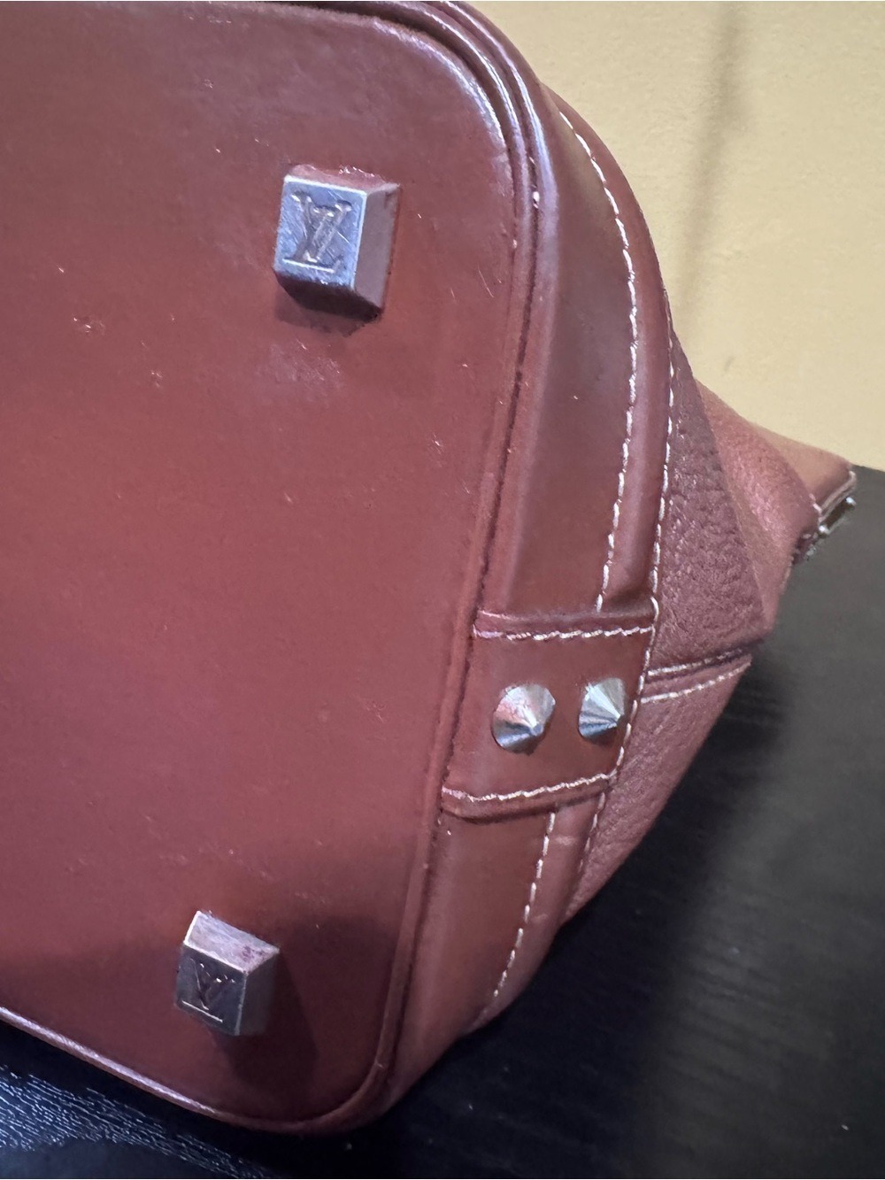 Louis Vuitton Suhali Lockit MM Bag with Silver lock, Key, Dust Bag - Picture 10 of 15